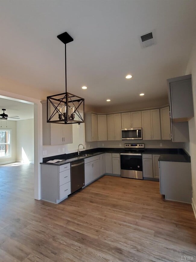 Building Photo - Sunburst Villas - Campbell County - Brookv...