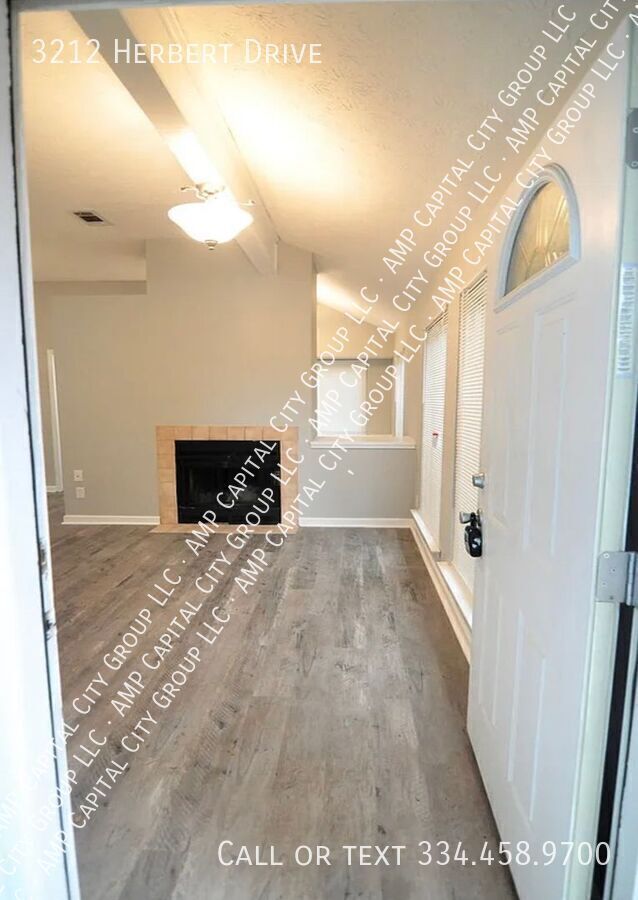 Building Photo - 3212 Herbert Dr