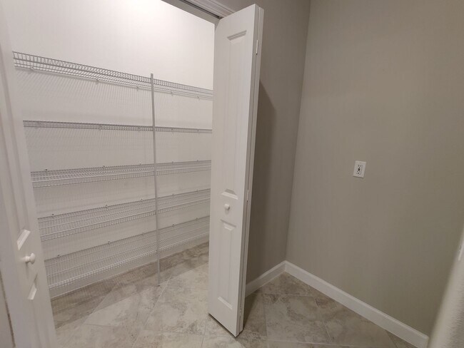 Building Photo - 1290 White Fox Run