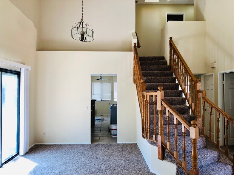 Building Photo - 43242 Cottage Ln