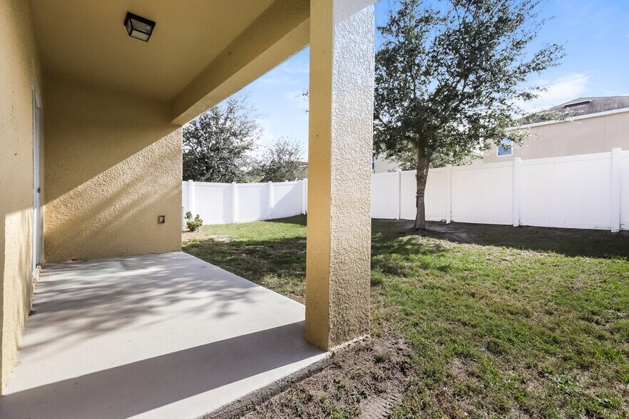 Building Photo - 10529 Whispering Hammock Dr