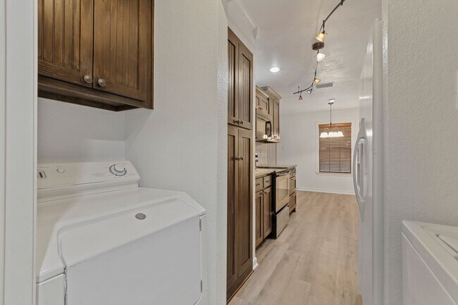 Building Photo - Excellent 3-2-2 Flower Mound Home located ...