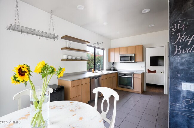 Building Photo - 12242 N 74th St