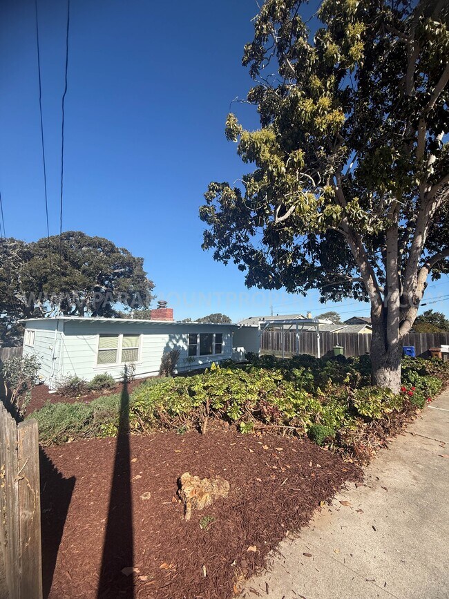 Building Photo - 751 Airport Rd