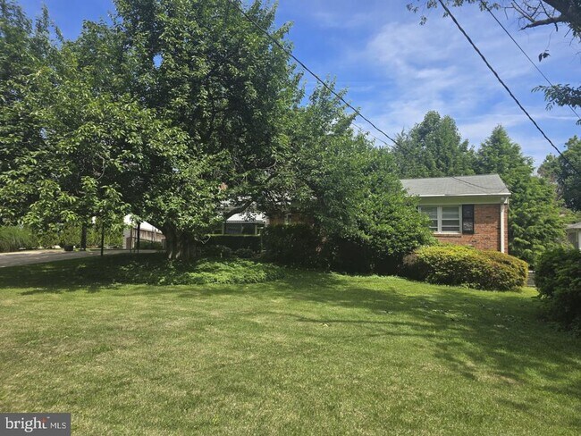 Building Photo - 6403 Orchid Dr