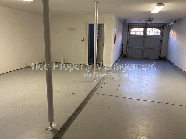 Building Photo - 1451 Hamlin Park Cir