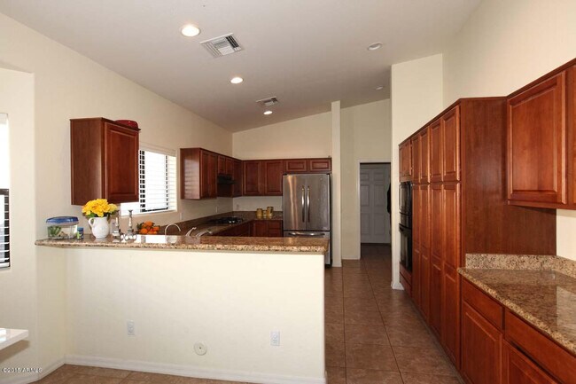 Building Photo - 8908 N 15th Ln