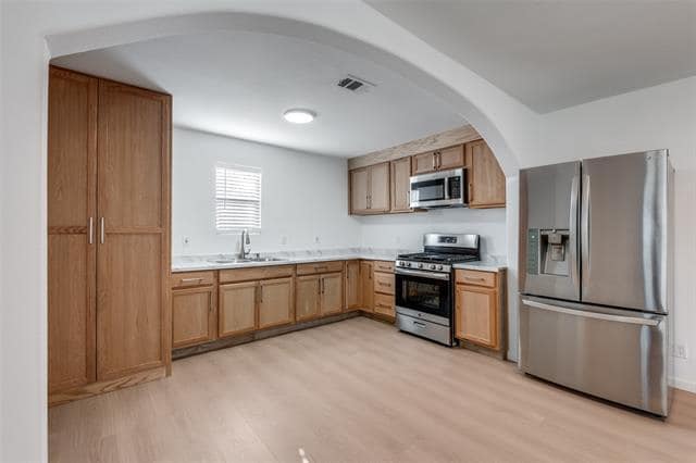 Building Photo - 2410 S Marsalis Ave