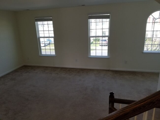 Building Photo - Large, Luxury, Garage Townhome in Hockessi...
