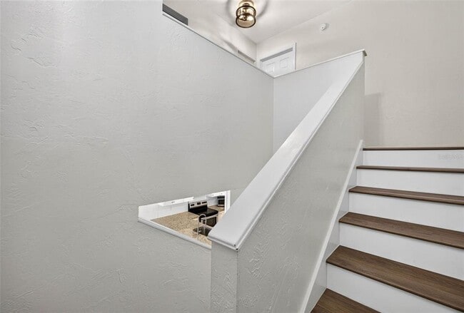 Building Photo - 606 S Glen Ave
