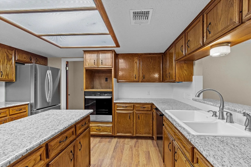 Building Photo - 8606 Mesa Dr