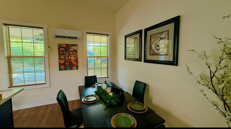 Building Photo - 226 Huger St