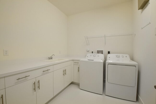 Building Photo - 9632 Highland Pointe Pass