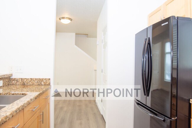 Building Photo - 2BR 2BA Condo w/ Underground Parking • In-Unit Laundry • Gated Courtyard in Salt Lake City