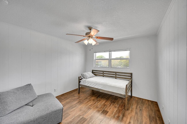 Building Photo - 2850 NE 14th Street Causeway