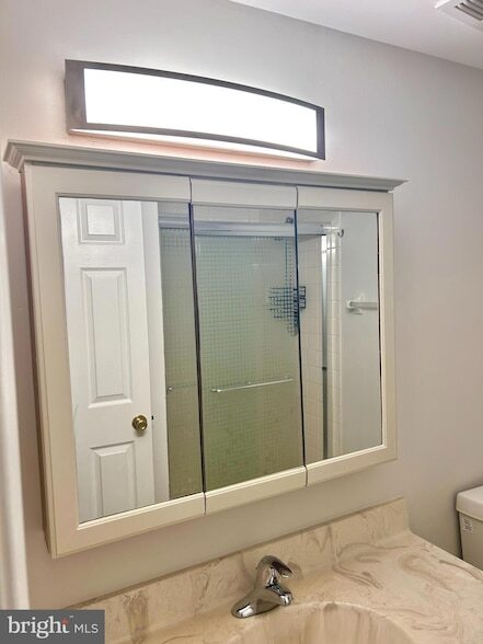 Building Photo - 1705 Mountainview Dr