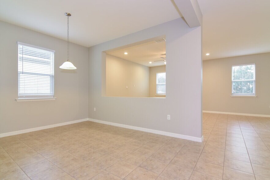 Building Photo - 1309 Canyon Oaks Dr