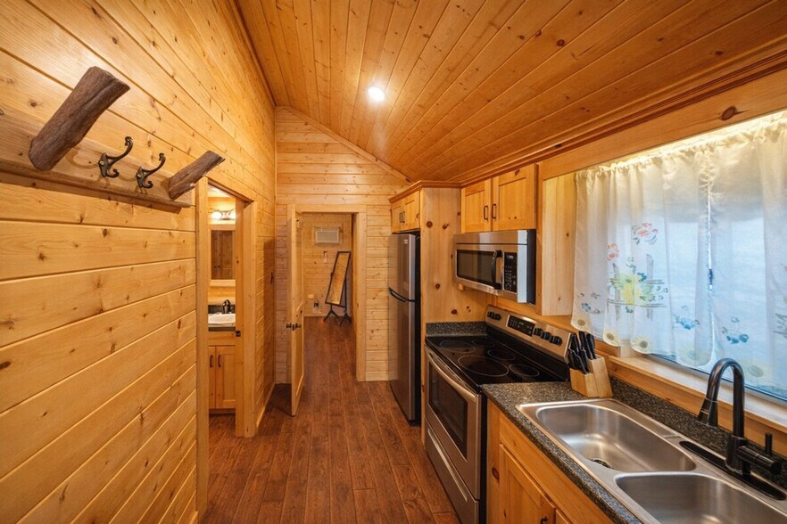 Building Photo - 299 Willow Springs Dr
