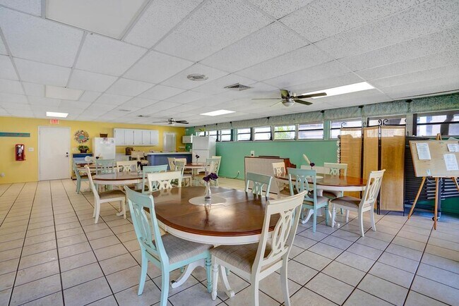 Building Photo - 1050 NW 13th St