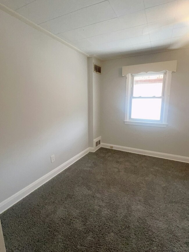 Building Photo - 526 Parksley Ave
