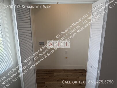 Building Photo - 1800 1/2 Shamrock Way-