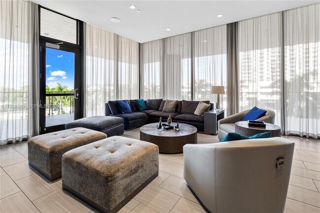 Building Photo - 5300 Paseo Blvd