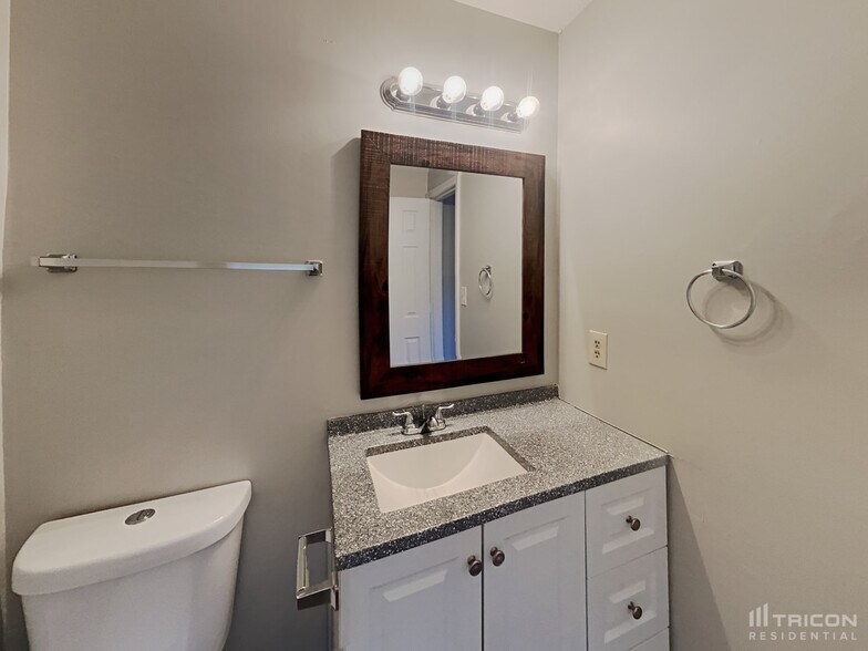 Building Photo - 2671 Tucson Way
