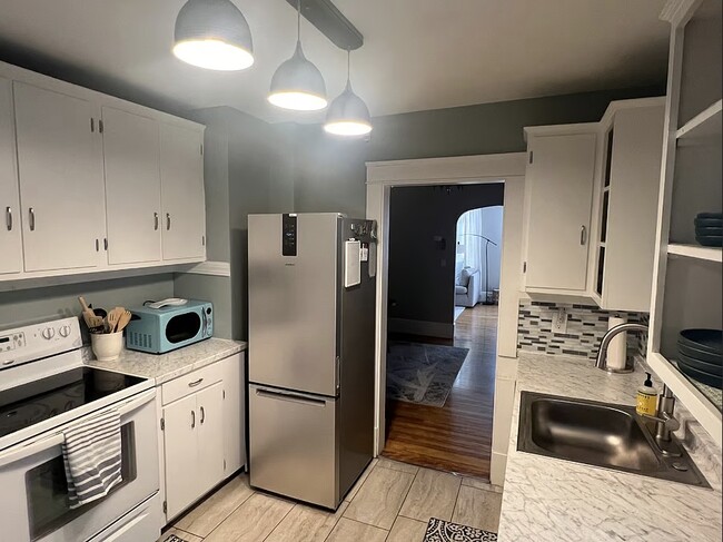 Kitchen - 162 Broadway