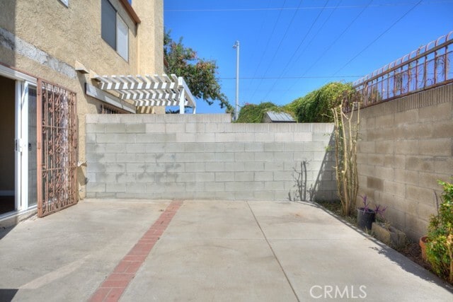 Building Photo - 555 S Azusa Ave