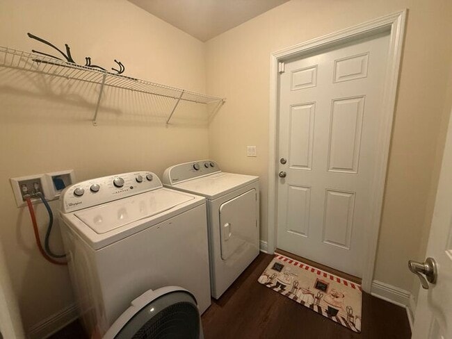 Building Photo - Gulf Breeze - Shadow Lakes - 4 bedroom, 2 ...