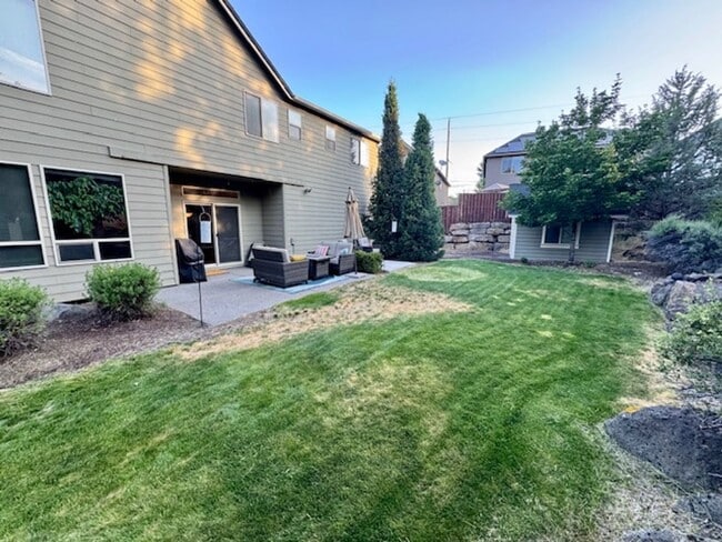 Building Photo - Spacious 3-Bedroom + Bonus Room Home in La...