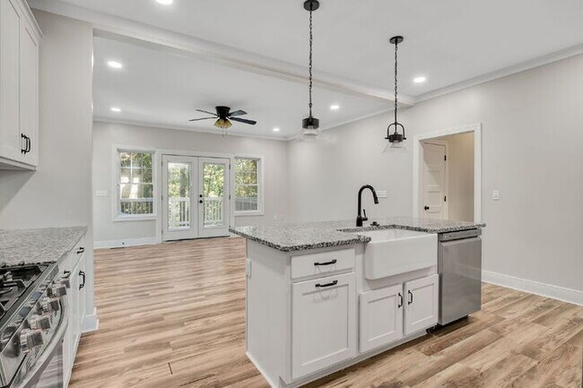 Building Photo - 5001 Dampier Ct