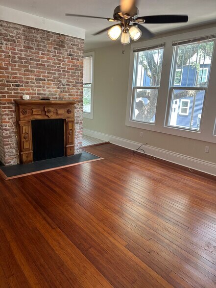 Building Photo - 2440 Palmer Ave