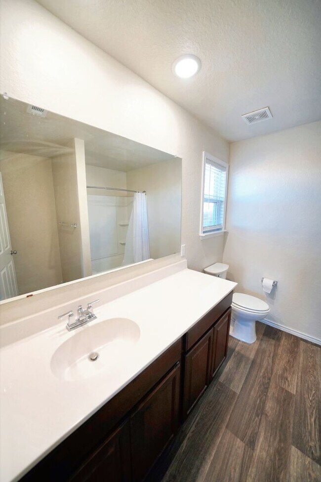 Building Photo - Stylish Move-In Ready Home in Rosillo Ranch, San Antonio, TX - Realtor Commission: $400