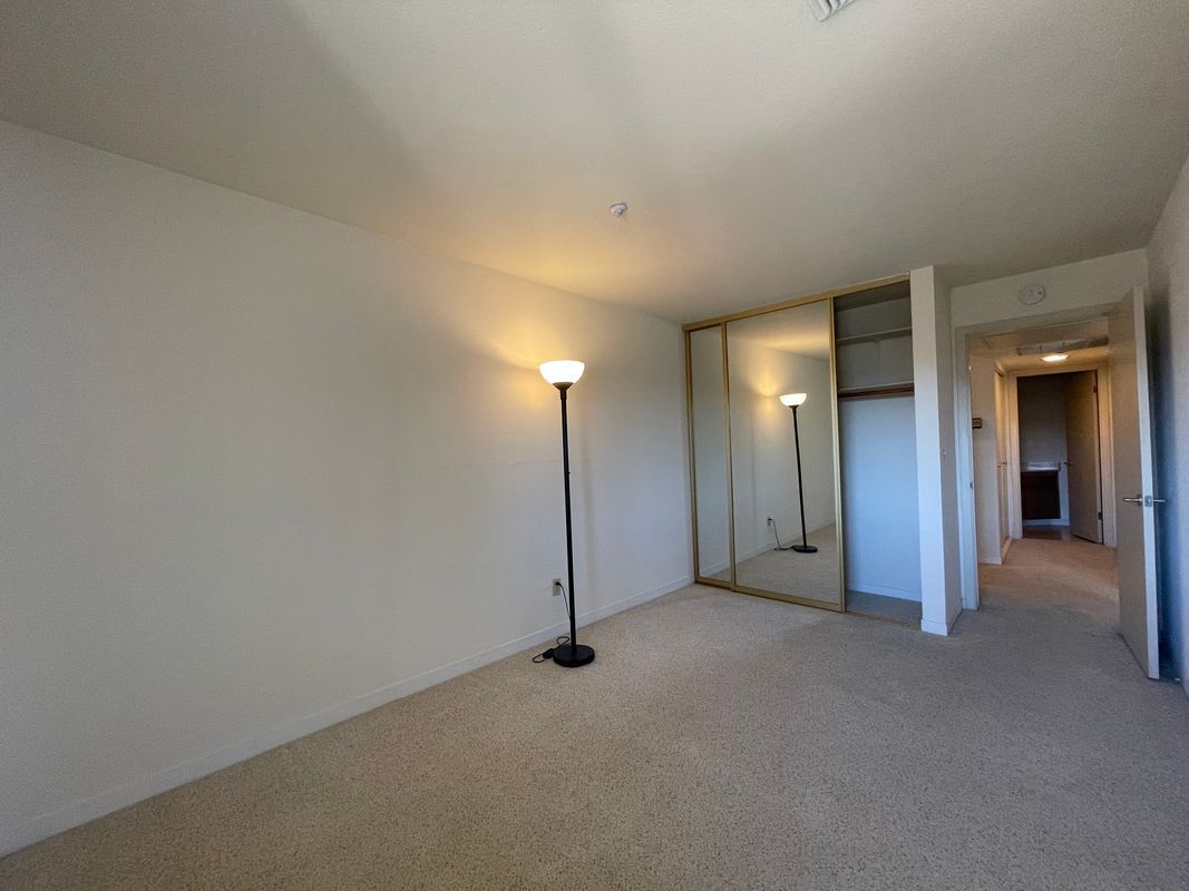 Building Photo - 1201 Alta Vista Ct