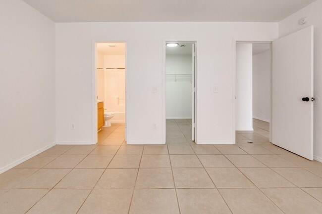 Building Photo - 913 SW 153rd St