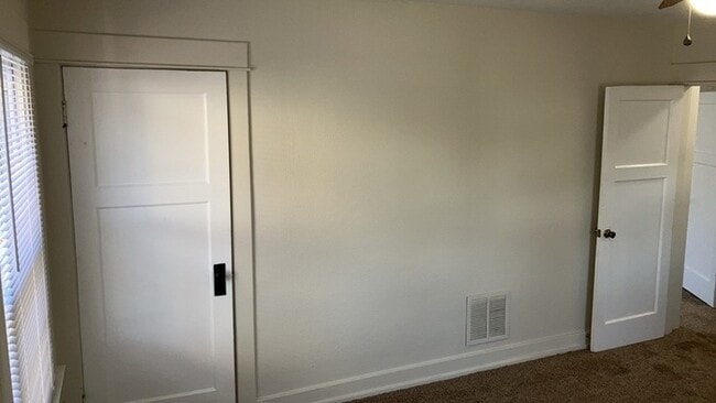 Building Photo - 237 Westwood Ave