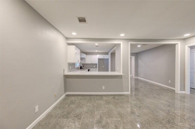 Building Photo - 4545 Bricker St