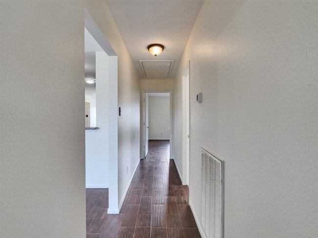 Building Photo - 10814 Bradford Way Dr