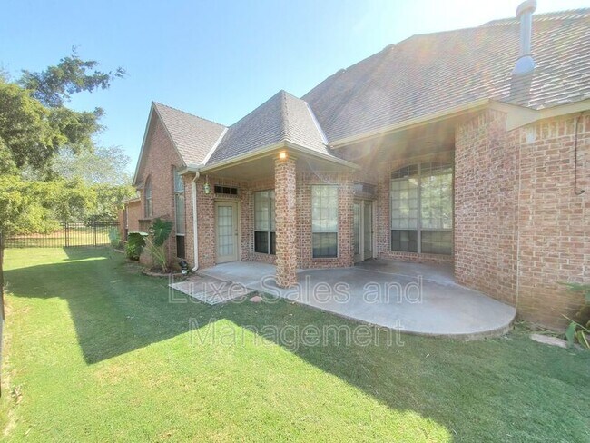 Building Photo - 3341 Heritage Green Cir