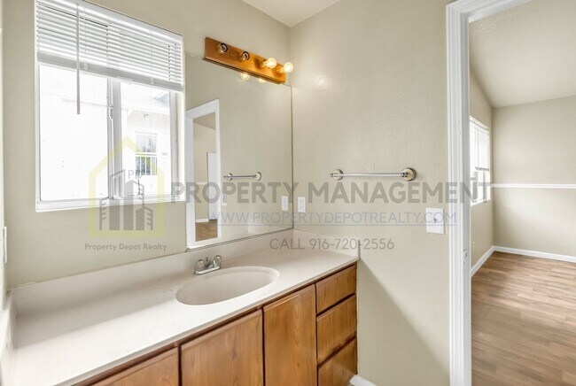 Building Photo - 3 bedroom 2 baths available in a gate community