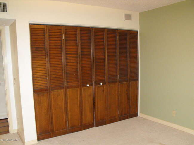Building Photo - 1565 Le Baron Ave