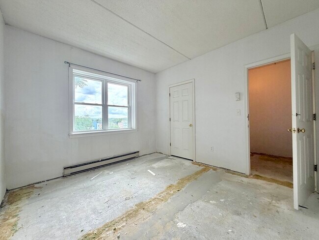 Building Photo - 26 Ellingwood St