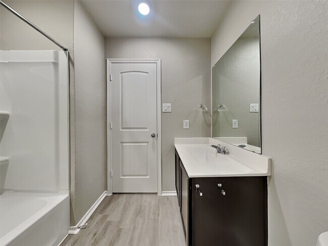 Building Photo - 125 Moonrise Dr