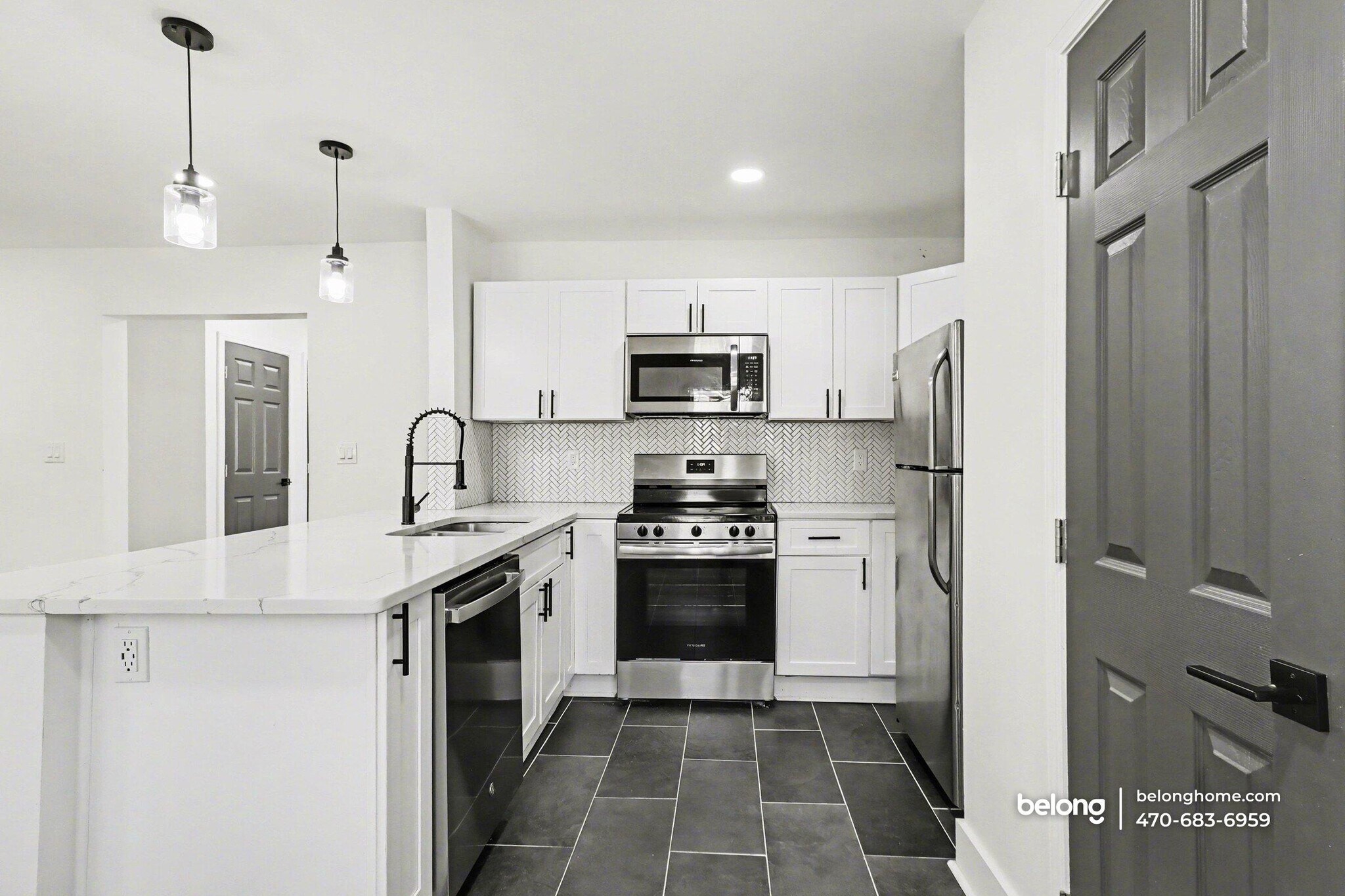 Building Photo - 1866 Thompson Ave