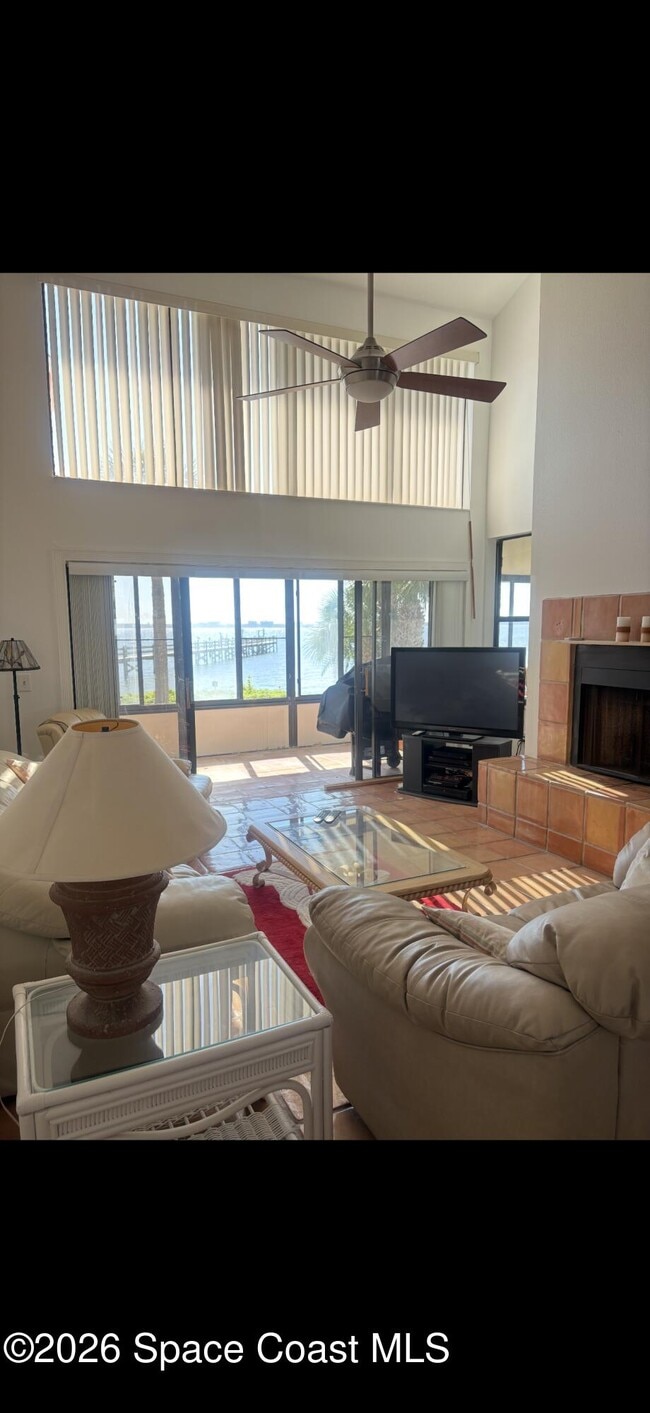 Building Photo - 3270 River Villa Way