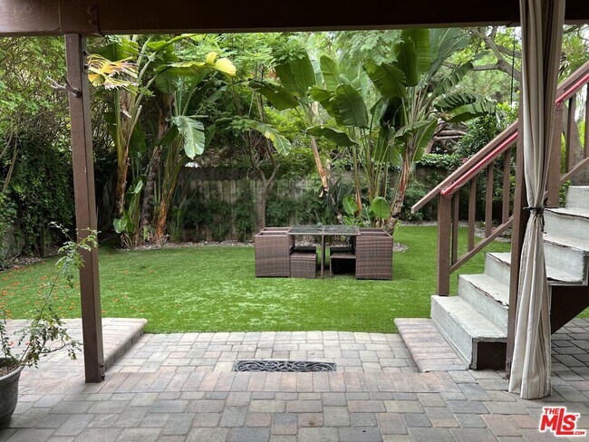 Building Photo - 1019 Camino Real