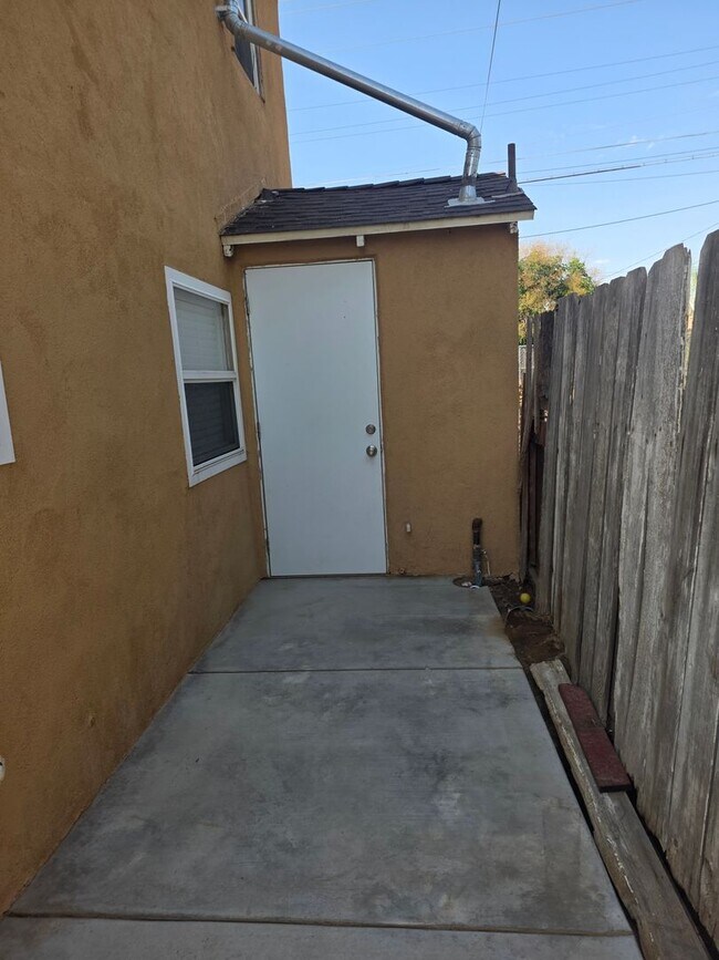 Building Photo - 318 Highland Dr