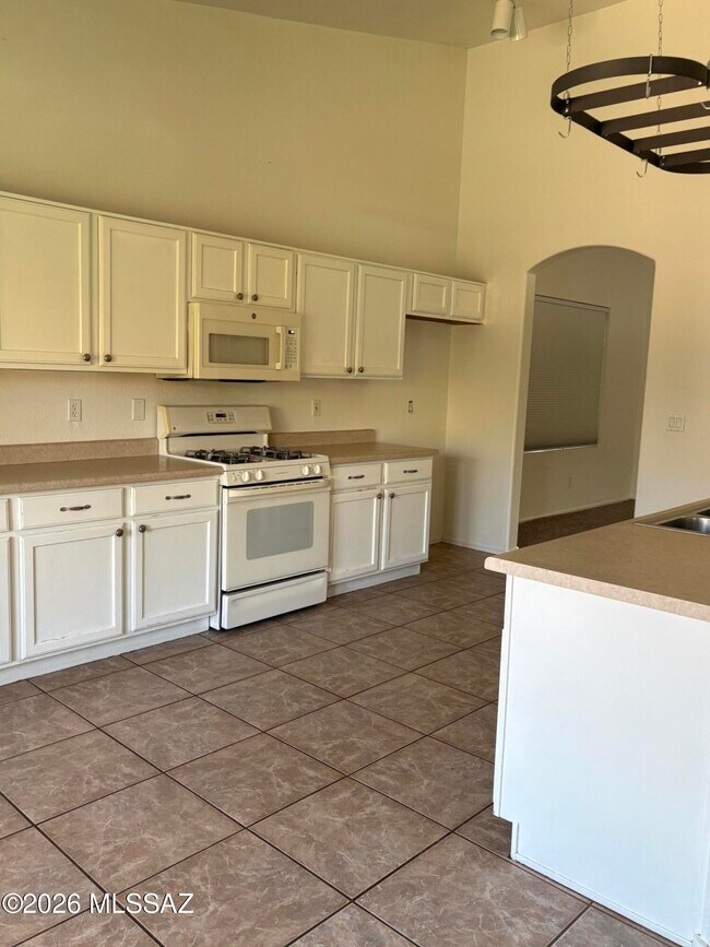Building Photo - 7648 W Creosote Spring Ct