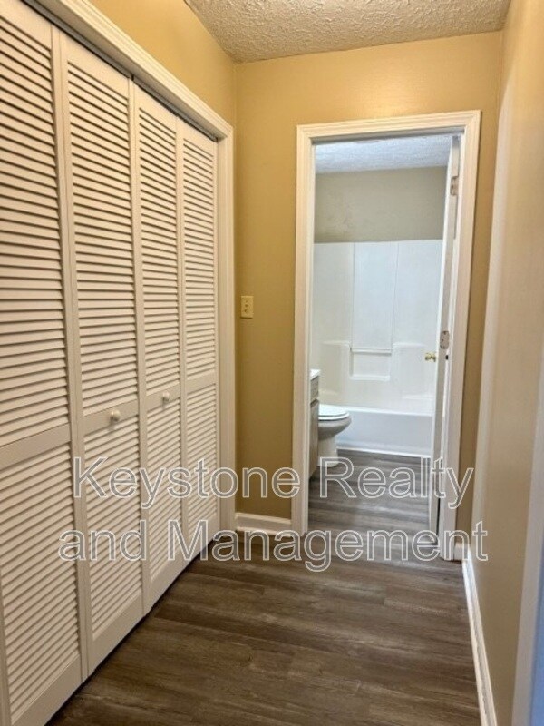 Building Photo - 306 Thompsonville Lane